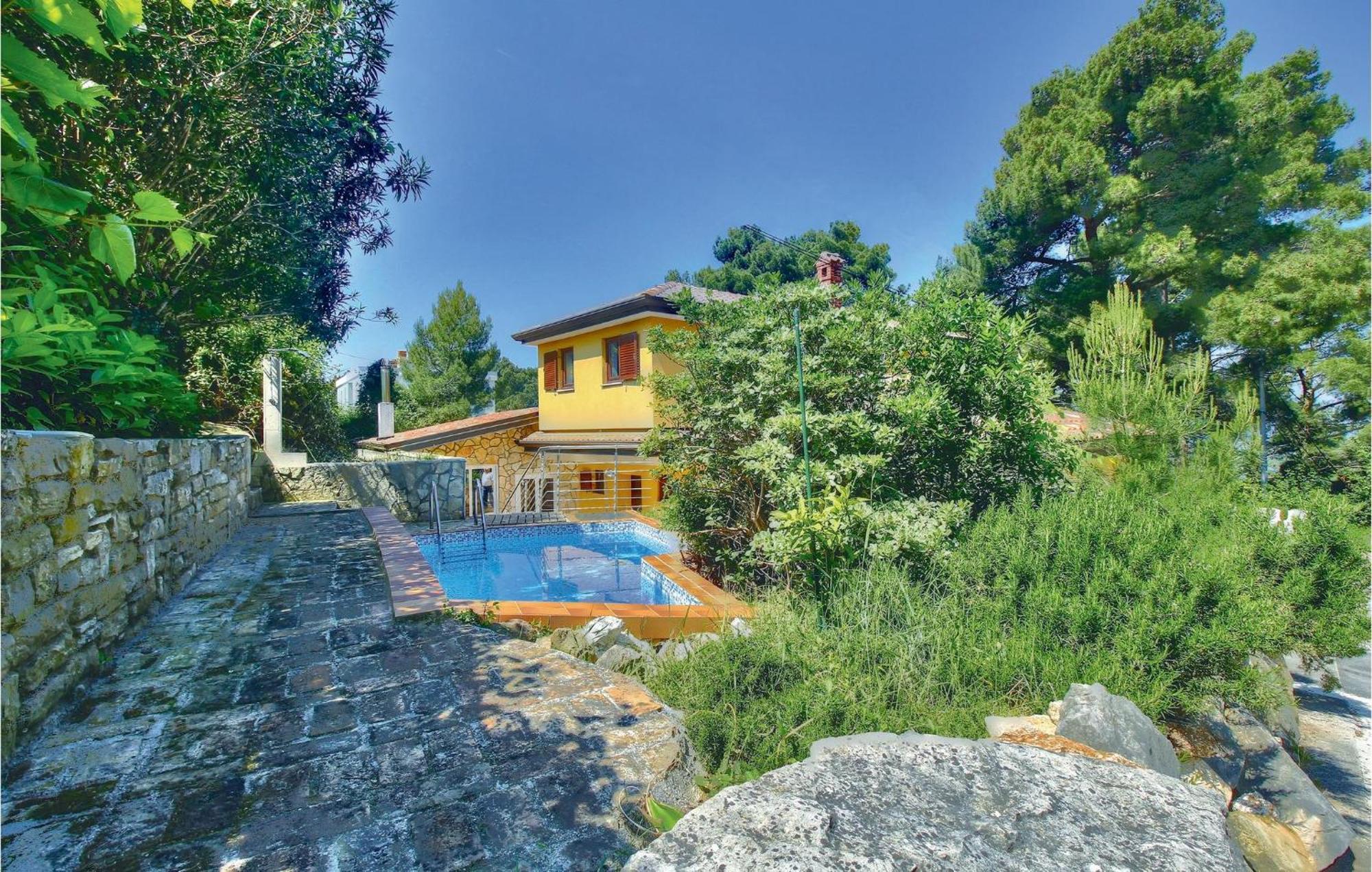 3 Bedroom Gorgeous Home In Buje Exteriér fotografie